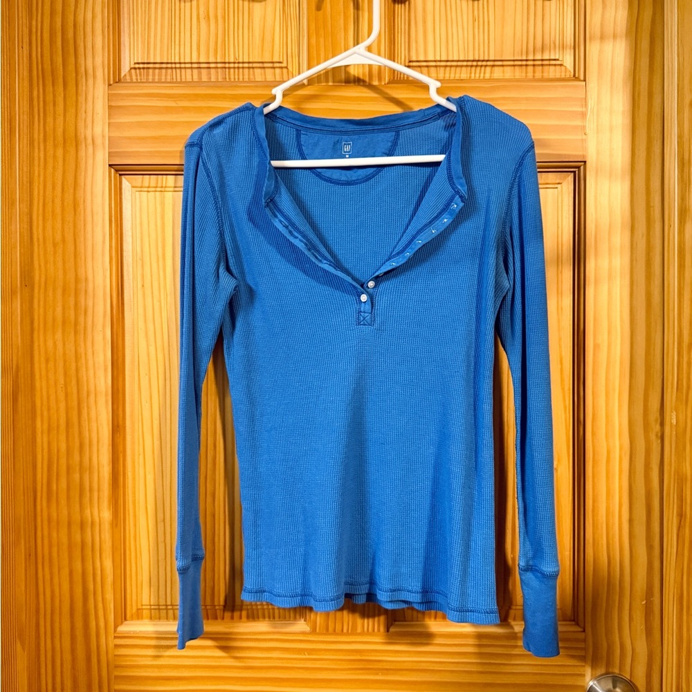 💝 GAP Women's Vibrant Blue Long Sleeve Tee